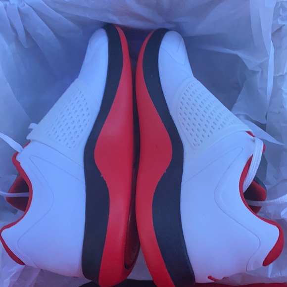 Nike - Picture 4 of 6